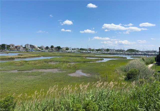 51 Mizzen CIR, Hampton, VA 23664