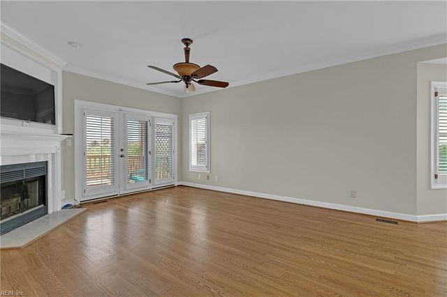 51 Mizzen CIR, Hampton, VA 23664