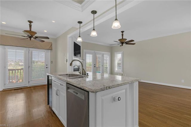 51 Mizzen CIR, Hampton, VA 23664