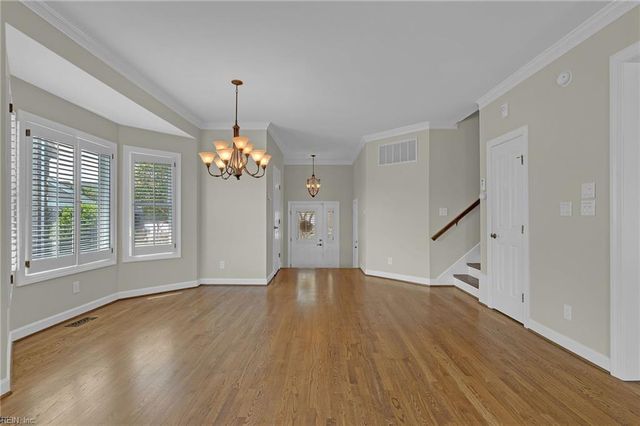 51 Mizzen CIR, Hampton, VA 23664