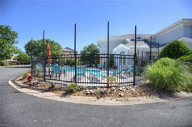 51 Mizzen CIR, Hampton, VA 23664
