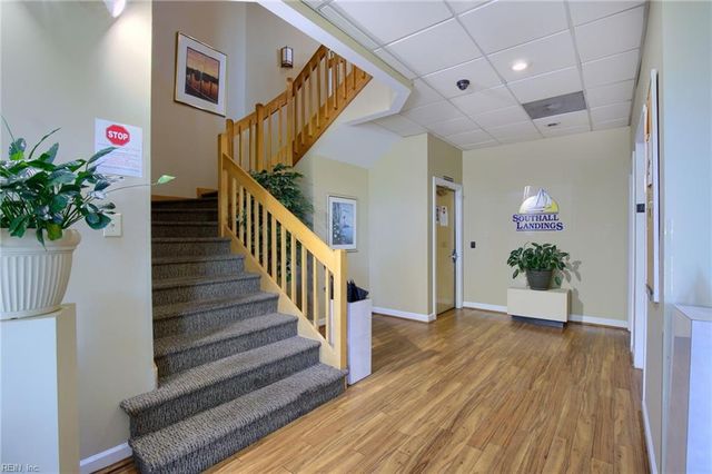 51 Mizzen CIR, Hampton, VA 23664