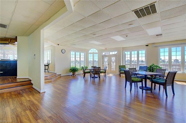 51 Mizzen CIR, Hampton, VA 23664