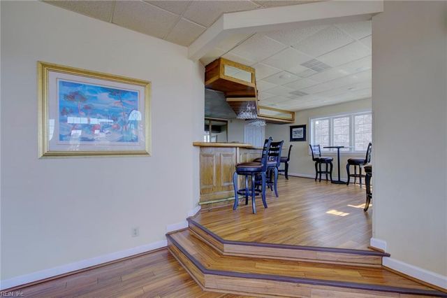 51 Mizzen CIR, Hampton, VA 23664