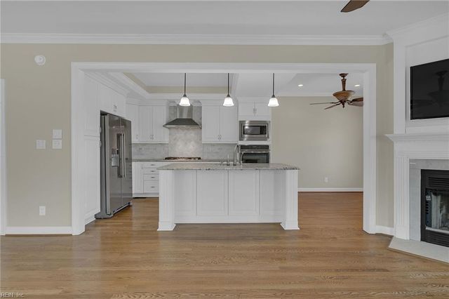 51 Mizzen CIR, Hampton, VA 23664