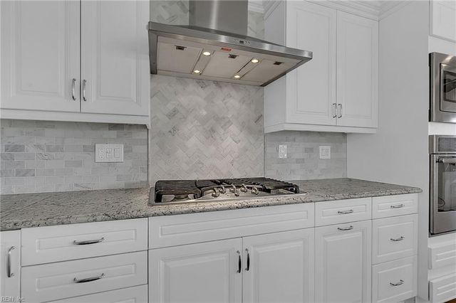 51 Mizzen CIR, Hampton, VA 23664