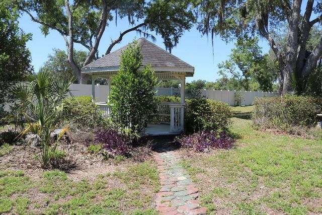 19150 LIVINGSTON AVENUE, Lutz, FL 33559