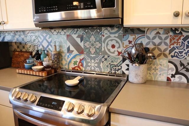 19150 LIVINGSTON AVENUE, Lutz, FL 33559