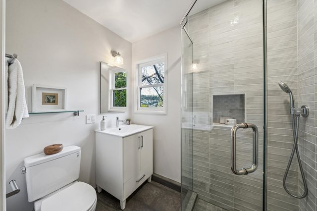 5275 5275 Proctor Avenue, Oakland, CA 94618