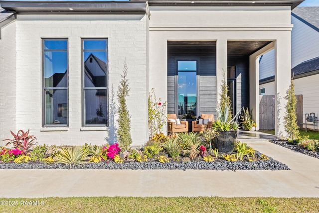 300 Alexander Palm Avenue, Youngsville, LA 70592