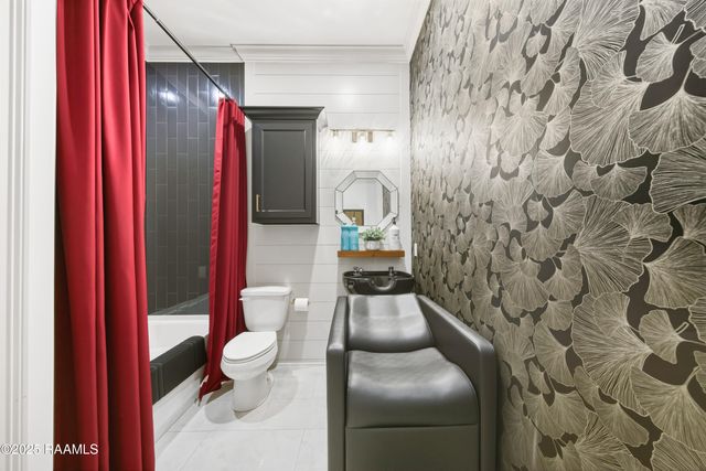 300 Alexander Palm Avenue, Youngsville, LA 70592