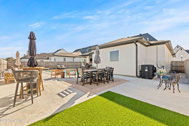 300 Alexander Palm Avenue, Youngsville, LA 70592