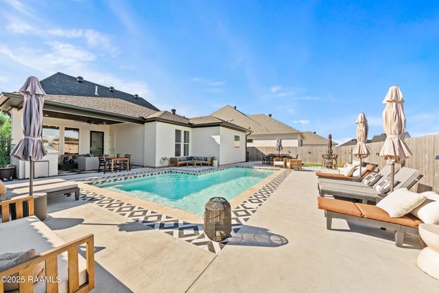 300 Alexander Palm Avenue, Youngsville, LA 70592