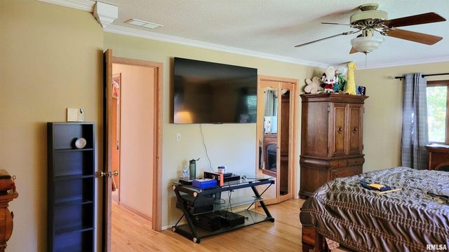 3898 COUNTRY CLUB Road, Carbondale, IL 62901