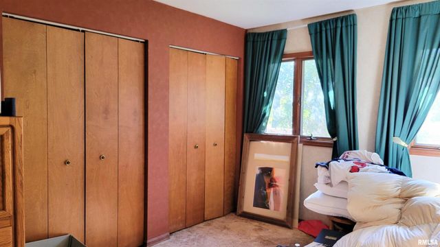 3898 COUNTRY CLUB Road, Carbondale, IL 62901