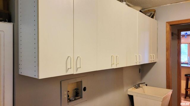 3898 COUNTRY CLUB Road, Carbondale, IL 62901