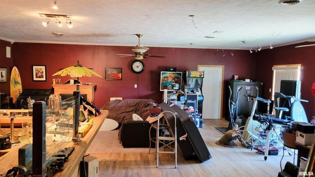 3898 COUNTRY CLUB Road, Carbondale, IL 62901