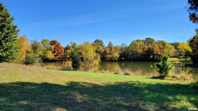 3898 COUNTRY CLUB Road, Carbondale, IL 62901