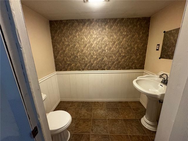 58 E Wine St, Uniontown, PA 15401