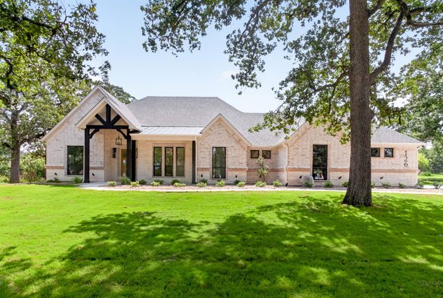 126 Champions Way, Azle, TX 76020