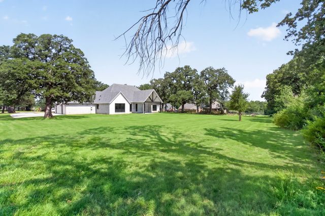 126 Champions Way, Azle, TX 76020