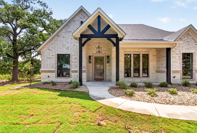 126 Champions Way, Azle, TX 76020