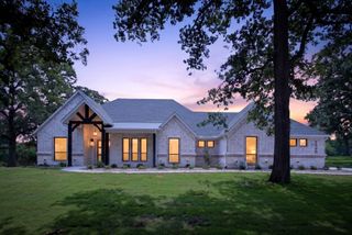 126 Champions Way, Azle, TX 76020