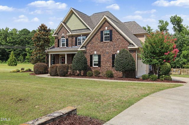 607 Far Post Drive, Fuquay Varina, NC 27526