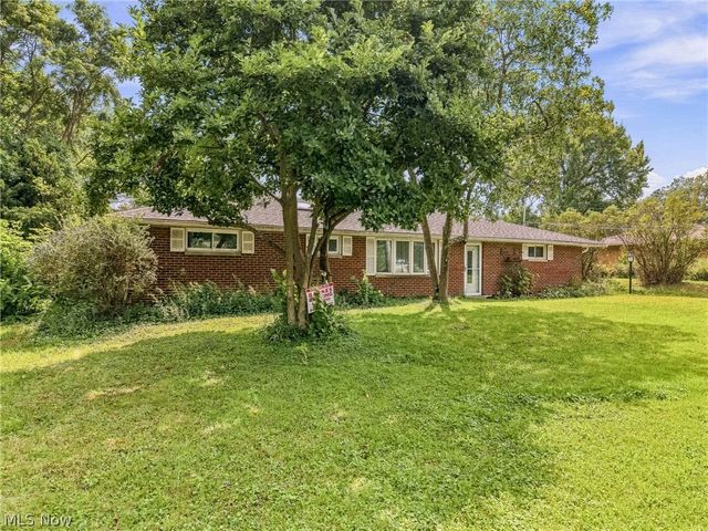 1428 Laurel Drive, Macedonia, OH 44056