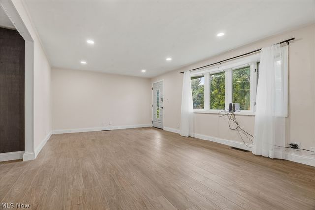 1428 Laurel Drive, Macedonia, OH 44056
