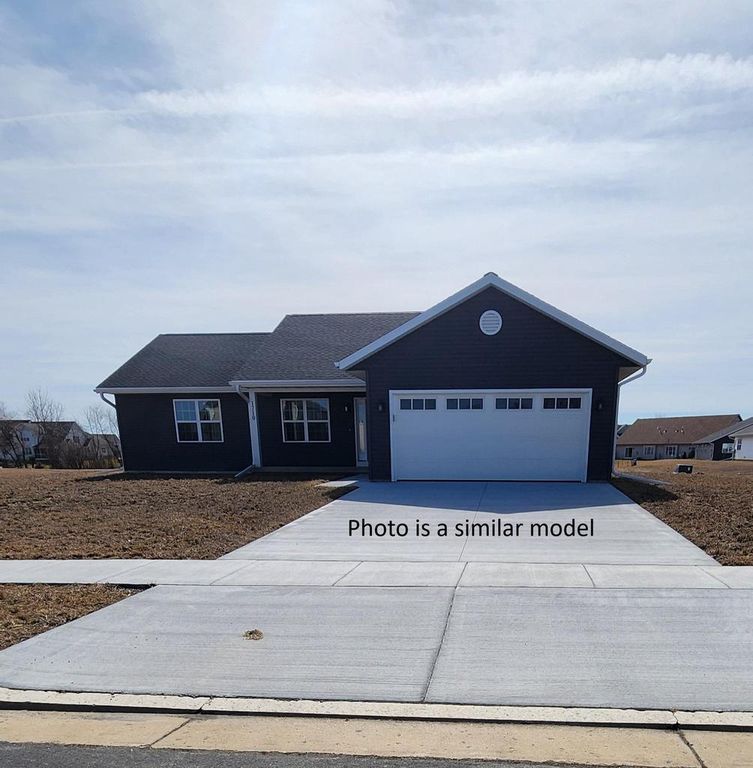 549 Autumn Drive, Walworth, WI 53184