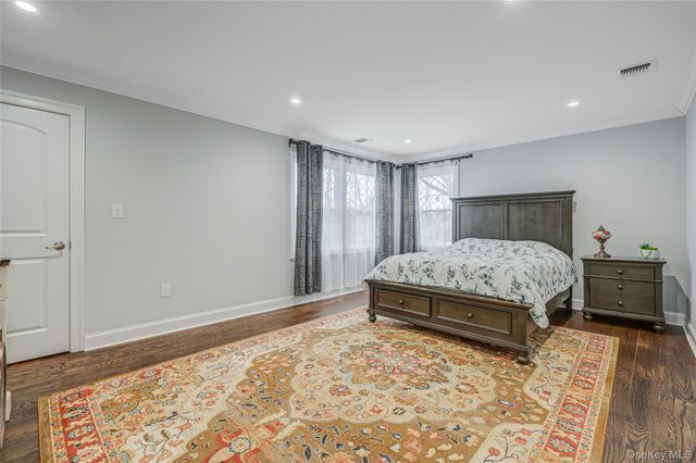 630 Wall St, West Hempstead, NY 11552