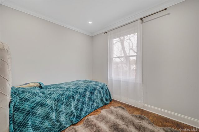 630 Wall St, West Hempstead, NY 11552