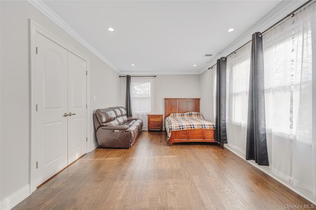 630 Wall St, West Hempstead, NY 11552