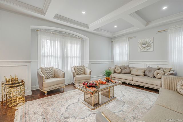 630 Wall St, West Hempstead, NY 11552