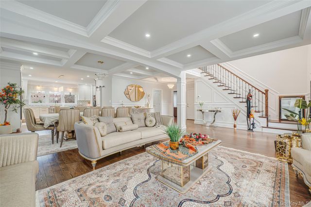 630 Wall St, West Hempstead, NY 11552