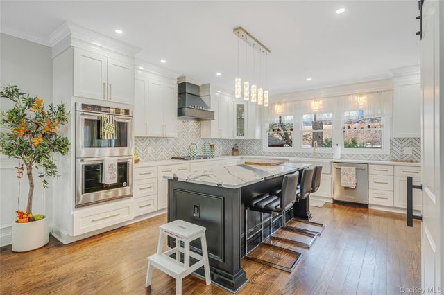 630 Wall St, West Hempstead, NY 11552