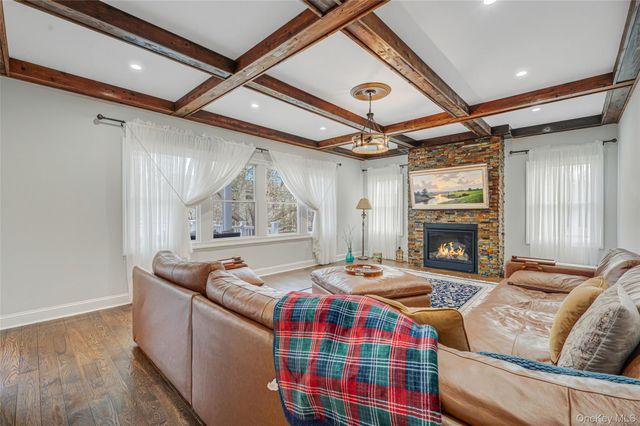 630 Wall St, West Hempstead, NY 11552