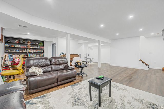 630 Wall St, West Hempstead, NY 11552
