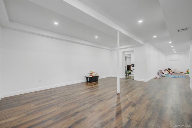 630 Wall St, West Hempstead, NY 11552