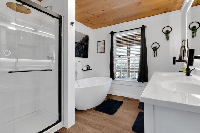 1956 Vanzant Bend Rd, Belvidere, TN 37306