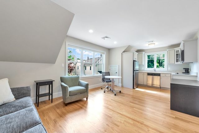 68 Woburn Street 68, Lexington, MA 02420