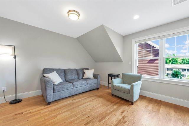 68 Woburn Street 68, Lexington, MA 02420