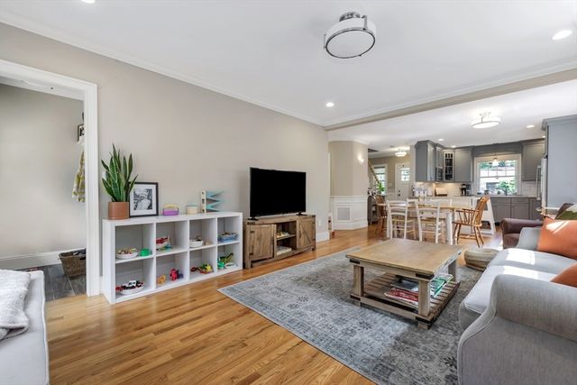 68 Woburn Street 68, Lexington, MA 02420