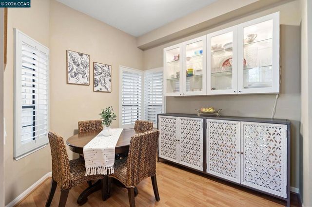 443 College Ave, Palo Alto, CA 94306