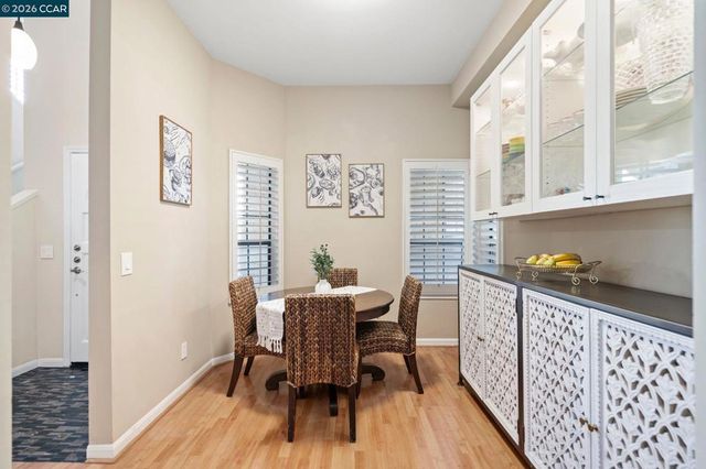 443 College Ave, Palo Alto, CA 94306