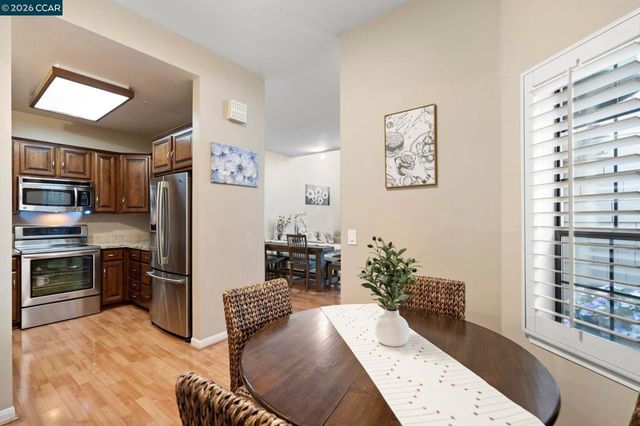 443 College Ave, Palo Alto, CA 94306