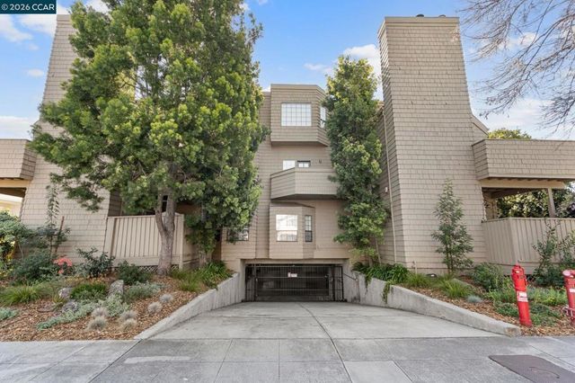 443 College Ave, Palo Alto, CA 94306