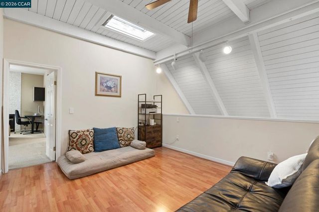 443 College Ave, Palo Alto, CA 94306