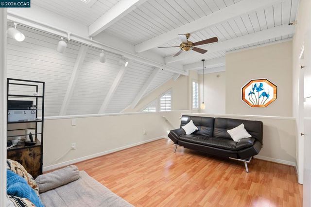 443 College Ave, Palo Alto, CA 94306
